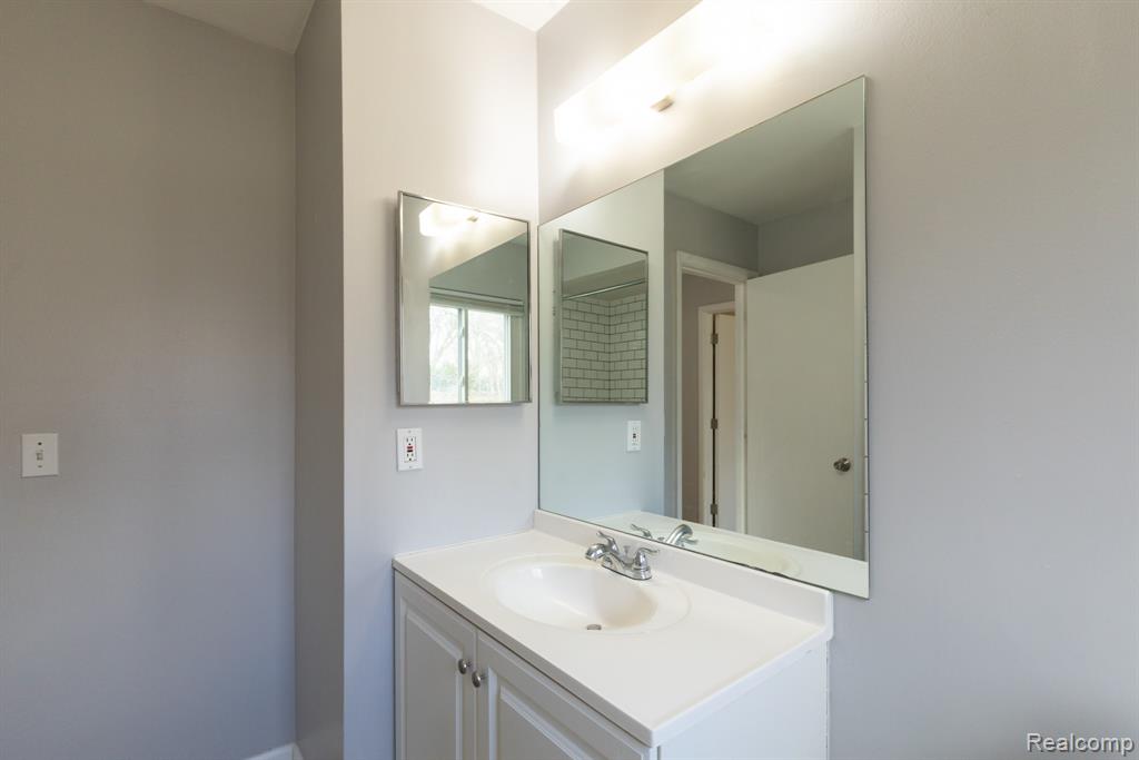 495 Miller Avenue, Unit 104 Rochester, MI 48307 - Photo 15 of 21 Gallery Image 15