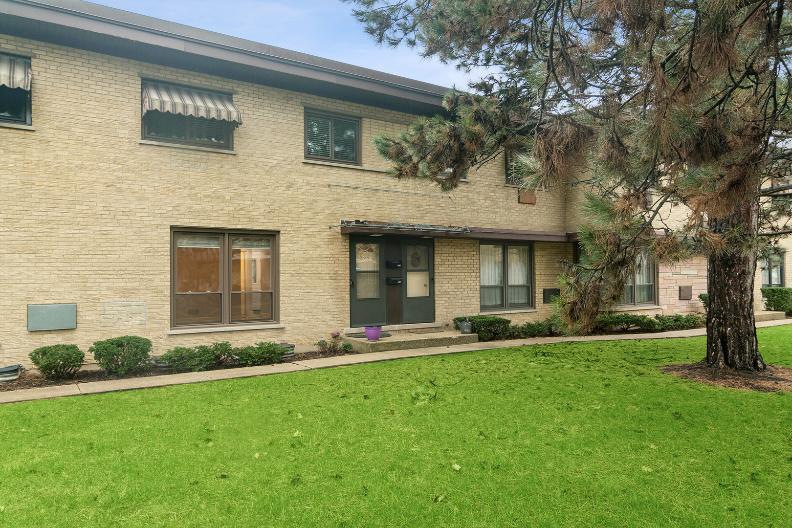 934 North Wheeling Road Mount Prospect, IL 60056 - Photo 1 of 20