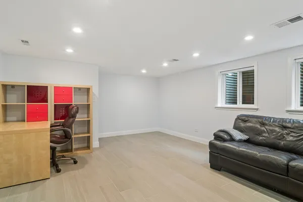 $329,000 | 934 North Wheeling Road, Mount Prospect, IL 60056