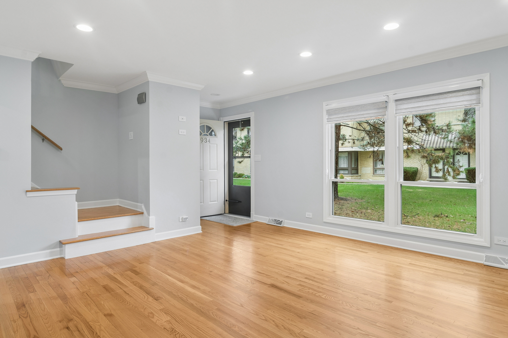 934 North Wheeling Road Mount Prospect, IL 60056 - Photo 2 of 20