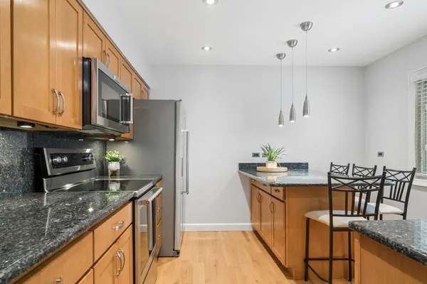 $329,000 | 934 North Wheeling Road, Mount Prospect, IL 60056