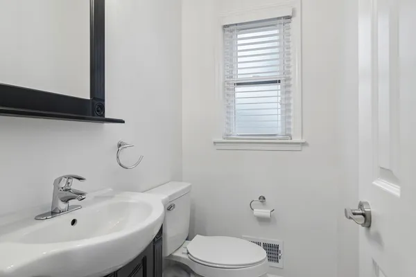 $329,000 | 934 North Wheeling Road, Mount Prospect, IL 60056
