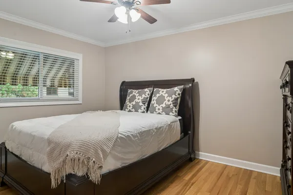 $329,000 | 934 North Wheeling Road, Mount Prospect, IL 60056