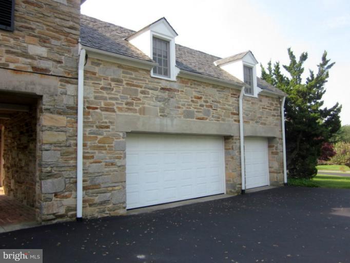 314 Valley Court Road Lutherville-Timonium, MD 21093 - Photo 24 of 30 Garage