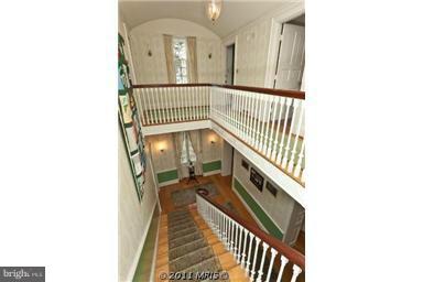 314 Valley Court Road Lutherville-Timonium, MD 21093 - Photo 6 of 30 2nd floor hallway