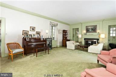 314 Valley Court Road Lutherville-Timonium, MD 21093 - Photo 10 of 30 Living Room