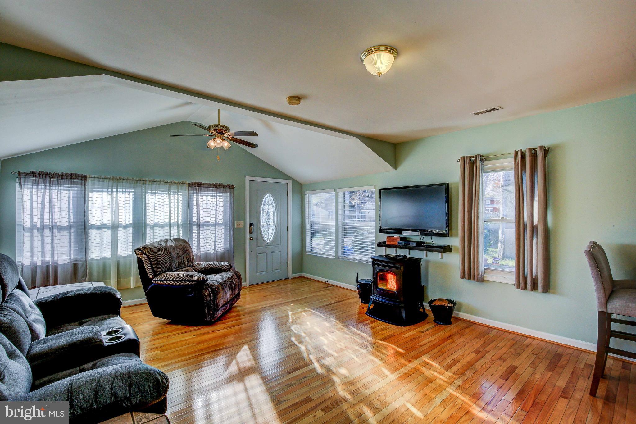 418 Silver Run Road Edgewater, MD 21037 - Photo 9 of 40