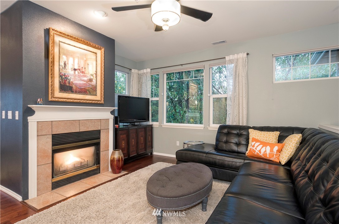 420 South 46th Place, Unit F Renton, WA 98055 - Photo 2 of 14