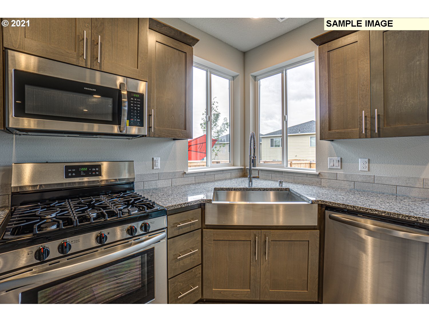 17005 Northeast 18th Avenue Ridgefield, WA 98642 - Photo 4 of 10 Gallery Image 4