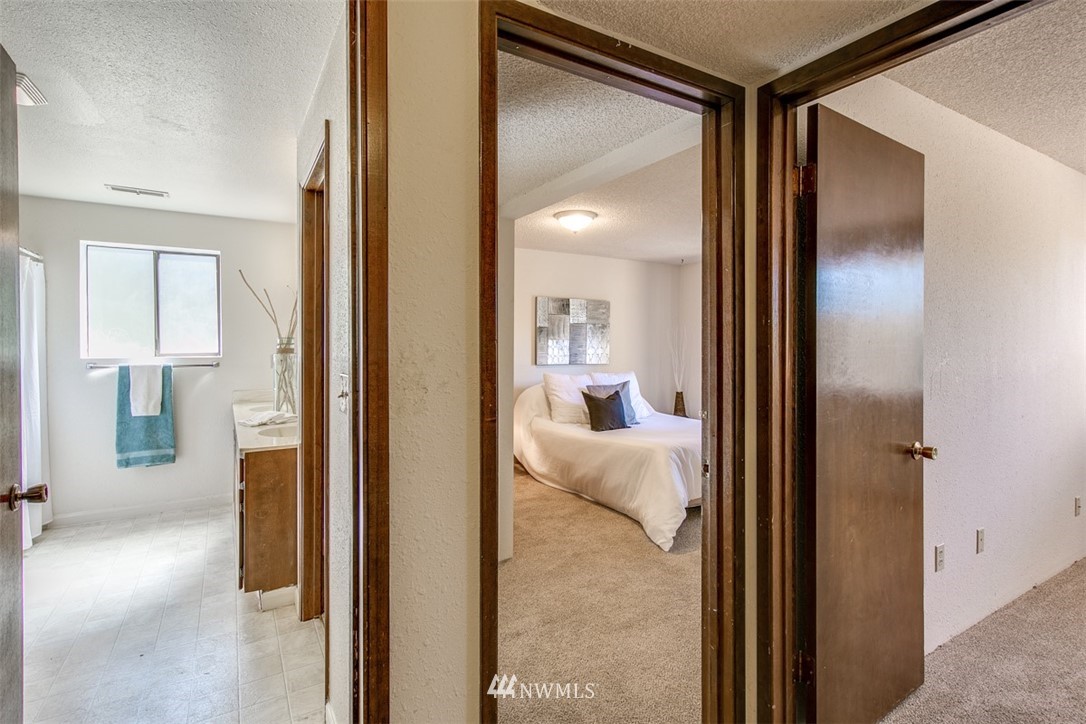 705 Sheridan Road Bremerton, WA 98310 - Photo 15 of 25 a view of a bedroom from a hallway