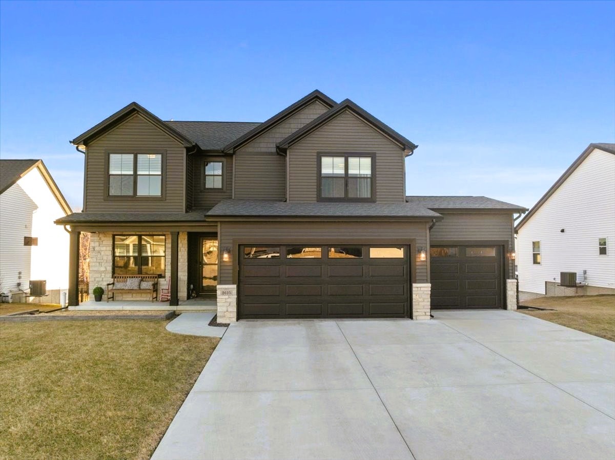2625 Shale Road Normal, IL 61761 - Photo 3 of 60 a front view of a house with a yard