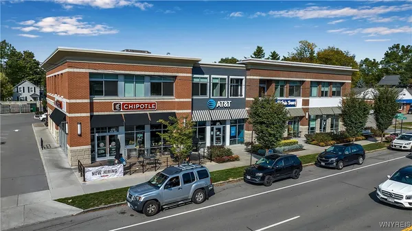 $2,400 | 5712 Main Street, Unit 220, Amherst, NY 14221