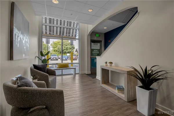 $2,400 | 5712 Main Street, Unit 220, Amherst, NY 14221