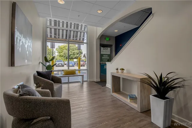 $2,400 | 5712 Main Street, Unit 220, Amherst, NY 14221