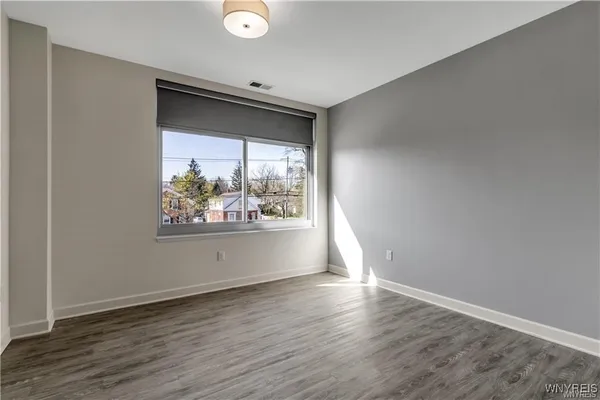 $2,400 | 5712 Main Street, Unit 220, Amherst, NY 14221