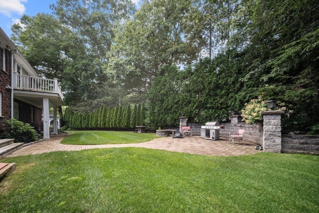10 Juniper Hill Road Waltham, MA 02452 - Photo 35 of 40