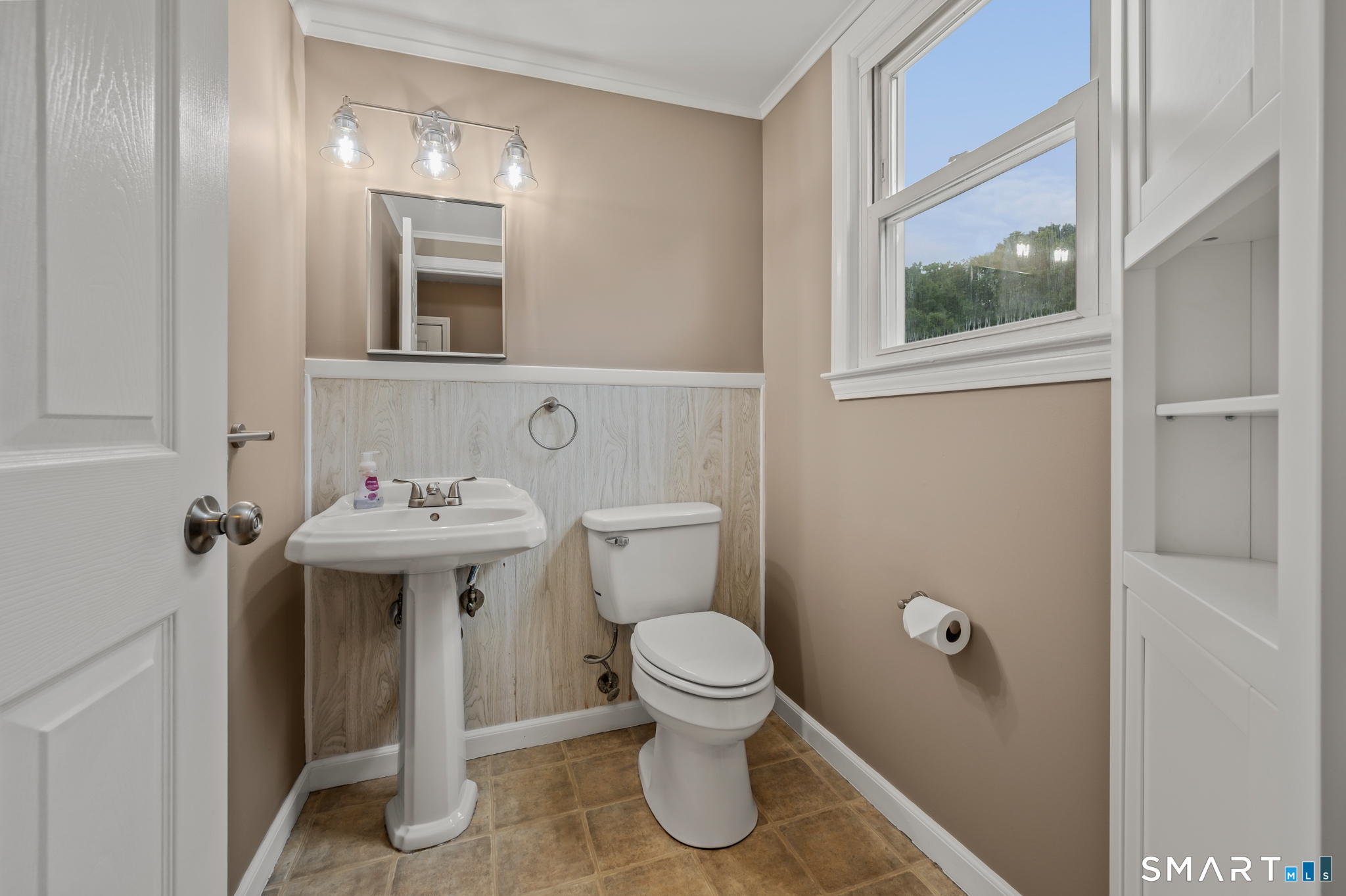19 Sheffield Road North Haven, CT 06473 - Photo 18 of 33 Gallery Image 18