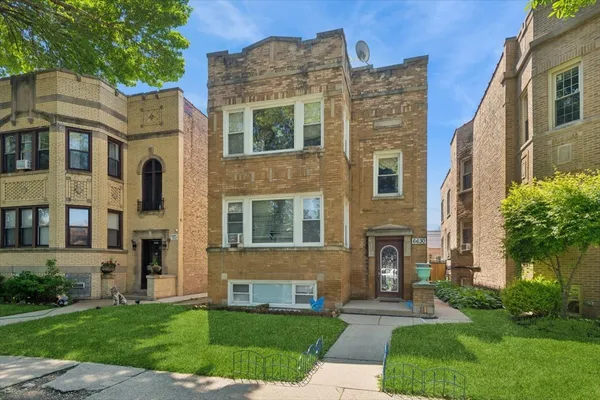 $774,900 | 6630 North Maplewood Avenue, Chicago, IL 60645