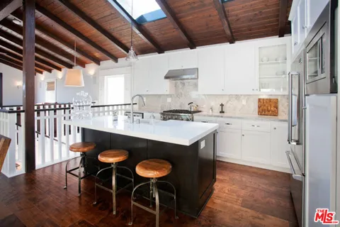 $11,750 | 531 2nd Street, Hermosa Beach, CA 90254