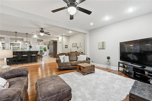 $769,000 | 204 Southwest 2nd Street, Lee's Summit, MO 64063