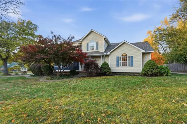 $769,000 | 204 Southwest 2nd Street, Lee's Summit, MO 64063