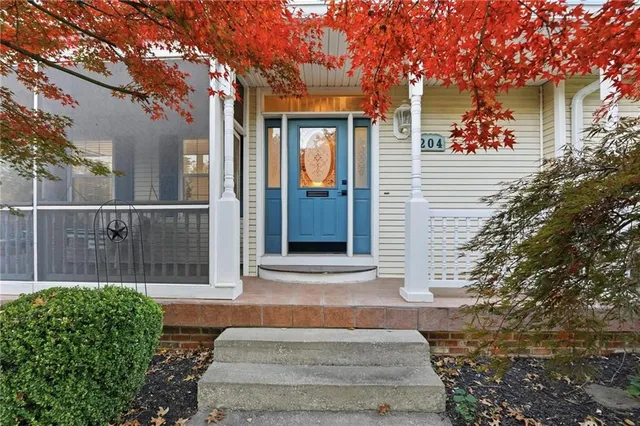 $769,000 | 204 Southwest 2nd Street, Lee's Summit, MO 64063