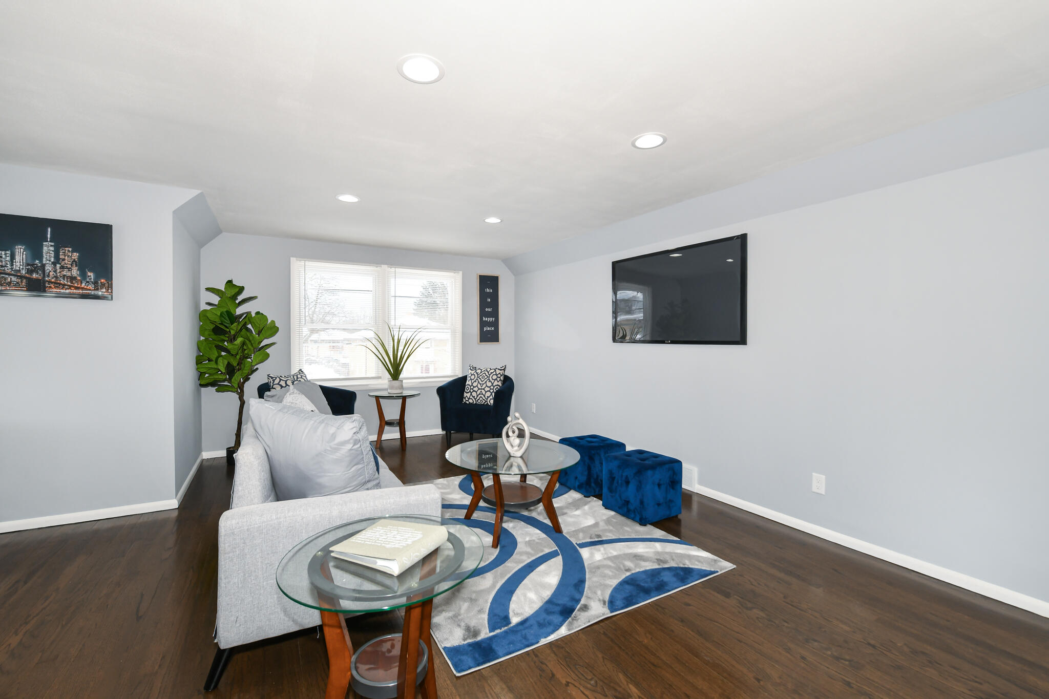 5957 North 64th Street Milwaukee, WI 53218 - Photo 23 of 36 Family Room