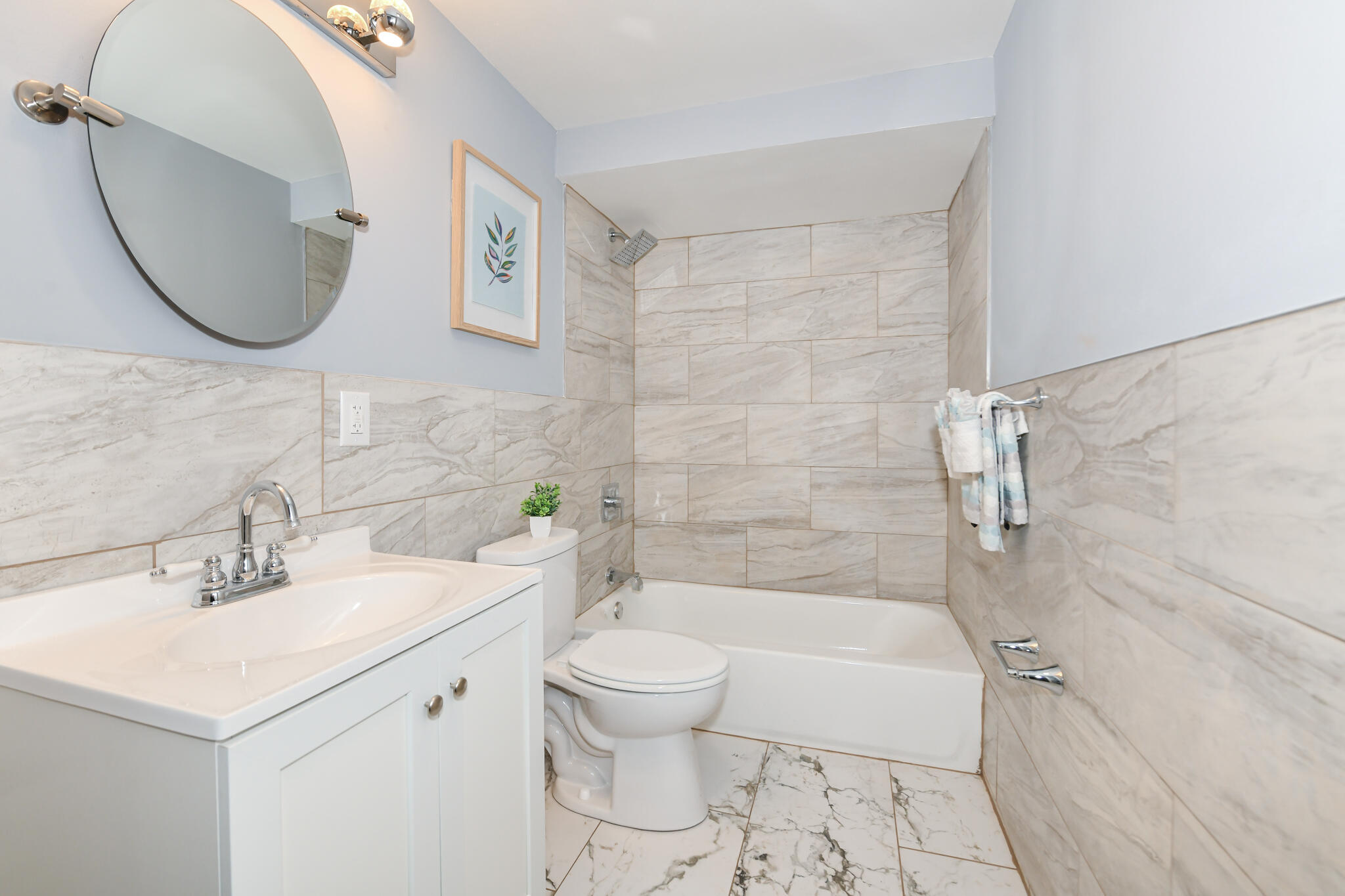 5957 North 64th Street Milwaukee, WI 53218 - Photo 27 of 36 Upper Bathroom