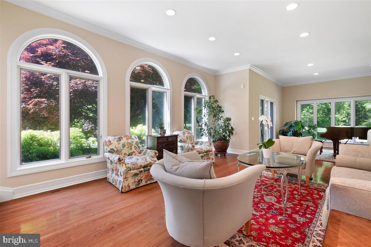 250 Arreton Road Princeton, NJ 08540 - Photo 5 of 41 Living Room