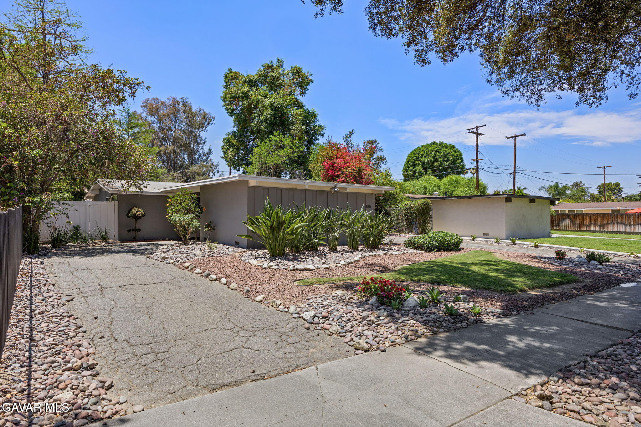 6579 Hillside Avenue Riverside, CA 92504 - Photo 2 of 34 2-web-or-mls-IMG_9605