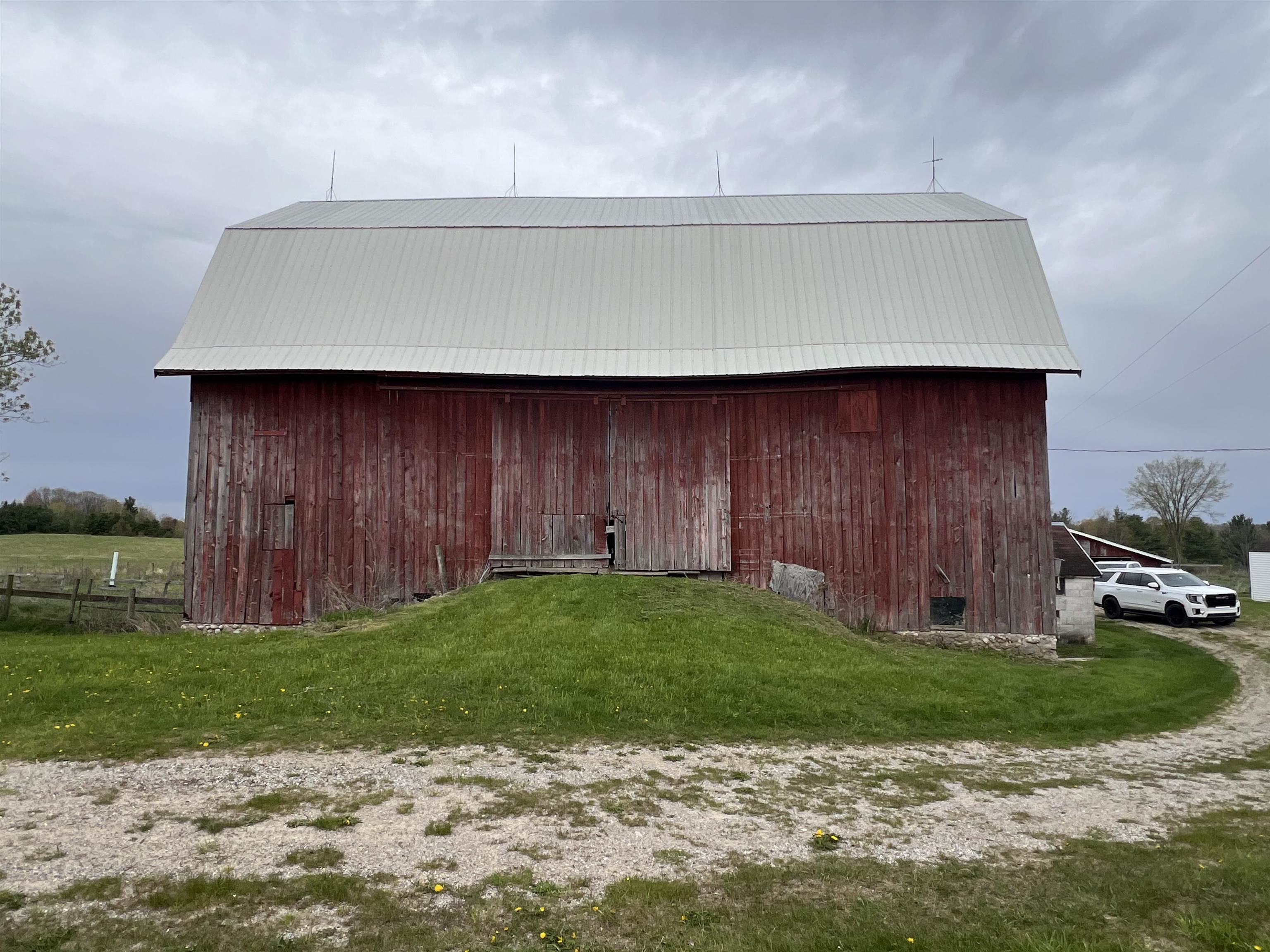 2699 Dutcher Road Gladwin, MI 48624 - Photo 9 of 37