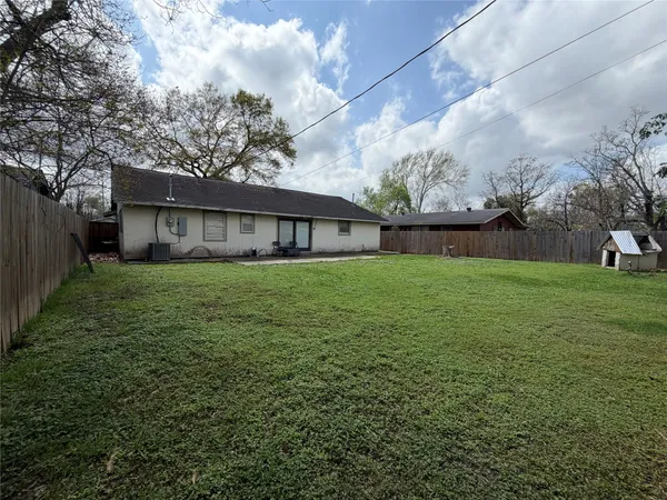$1,695 | 6402 Tarna Lane, Houston, TX 77074