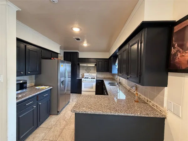 $1,695 | 6402 Tarna Lane, Houston, TX 77074