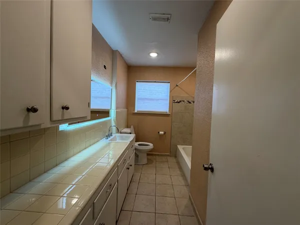 $1,695 | 6402 Tarna Lane, Houston, TX 77074