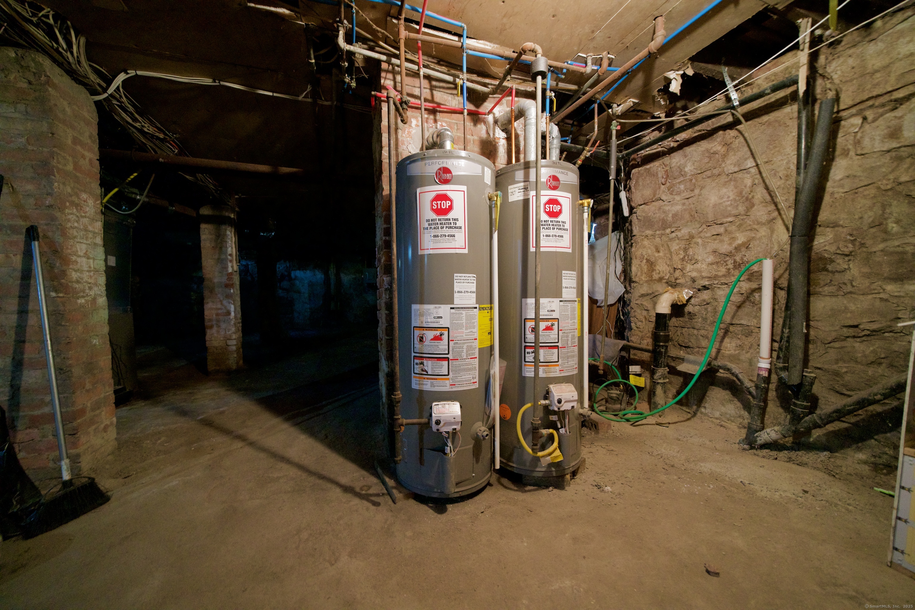 96 Sargeant Street Hartford, CT 06105 - Photo 33 of 37