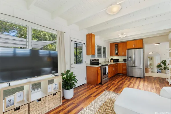 $2,800 | 678 Kihapai Street, Unit D, Kailua, HI 96734