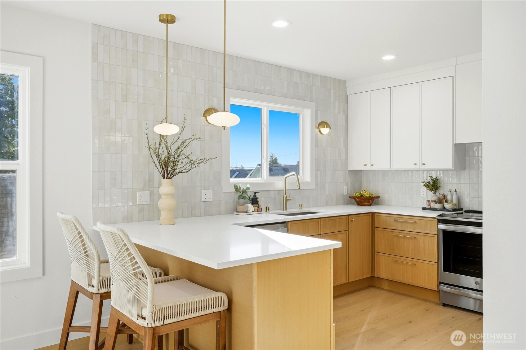 215 North 58th Street Seattle, WA 98103 - Photo 10 of 32