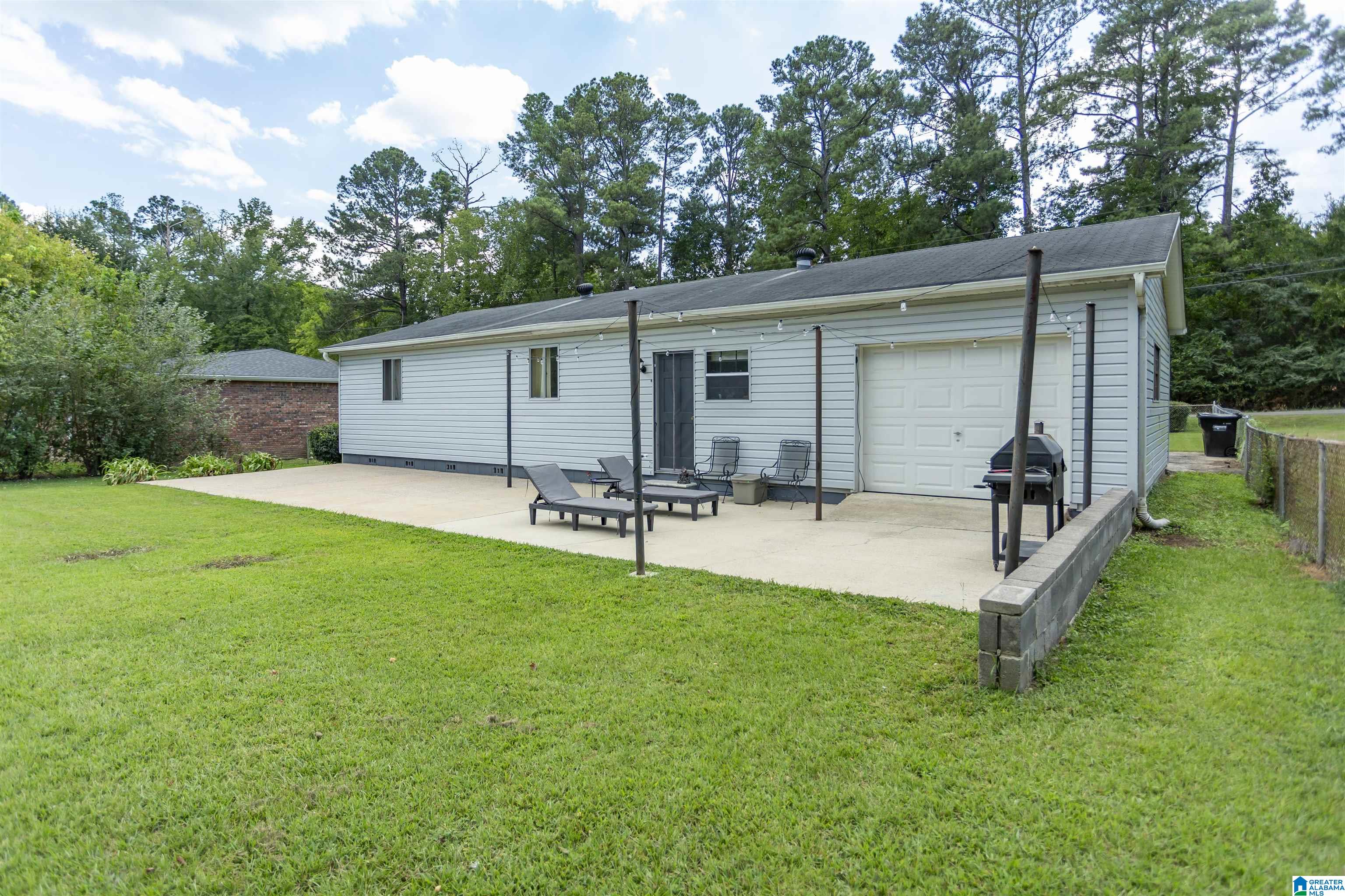 627 Pinewood Avenue Bessemer, AL 35023 - Photo 6 of 48