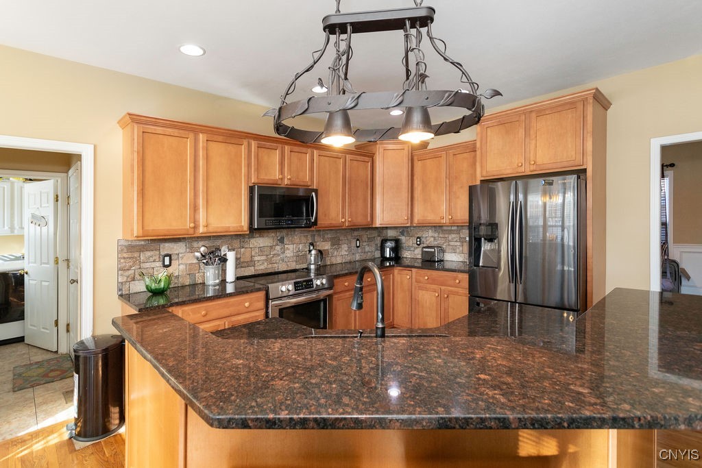 7485 Apache Lane Salina, NY 13090 - Photo 17 of 43