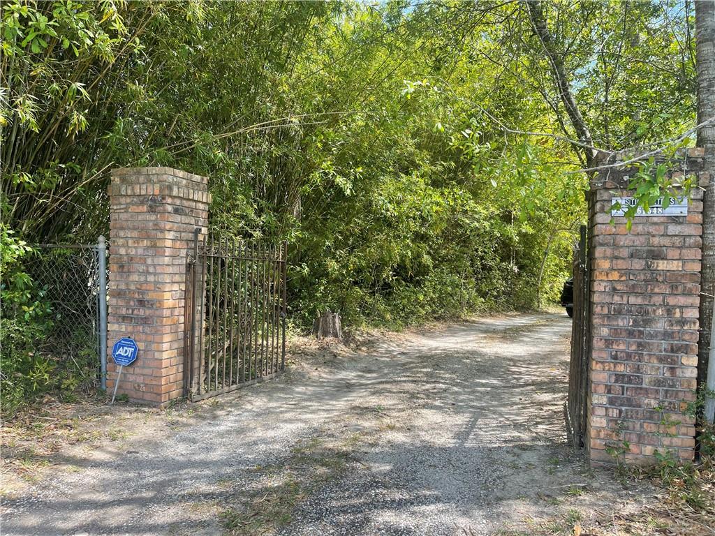 61548 Fish Hatchery Road Lacombe, LA 70445 - Photo 3 of 18 Gallery Image 3