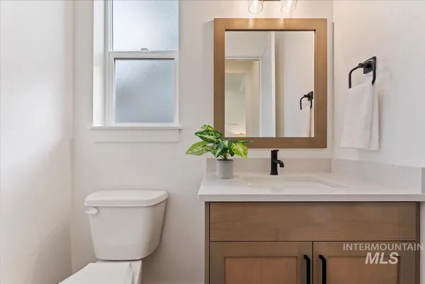 $699,900 | 2329 East Monhegan Drive, Eagle, ID 83616