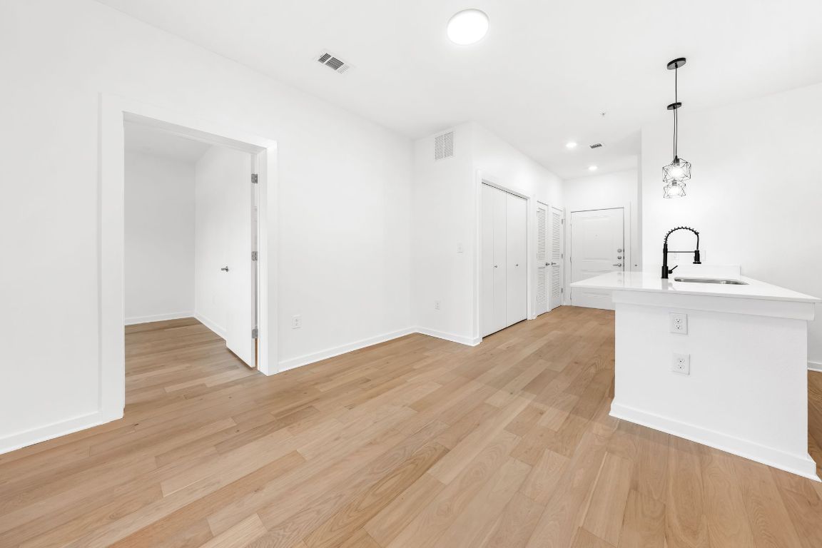 2505 Thornton Road, Unit 1202 Austin, TX 78704 - Photo 8 of 21