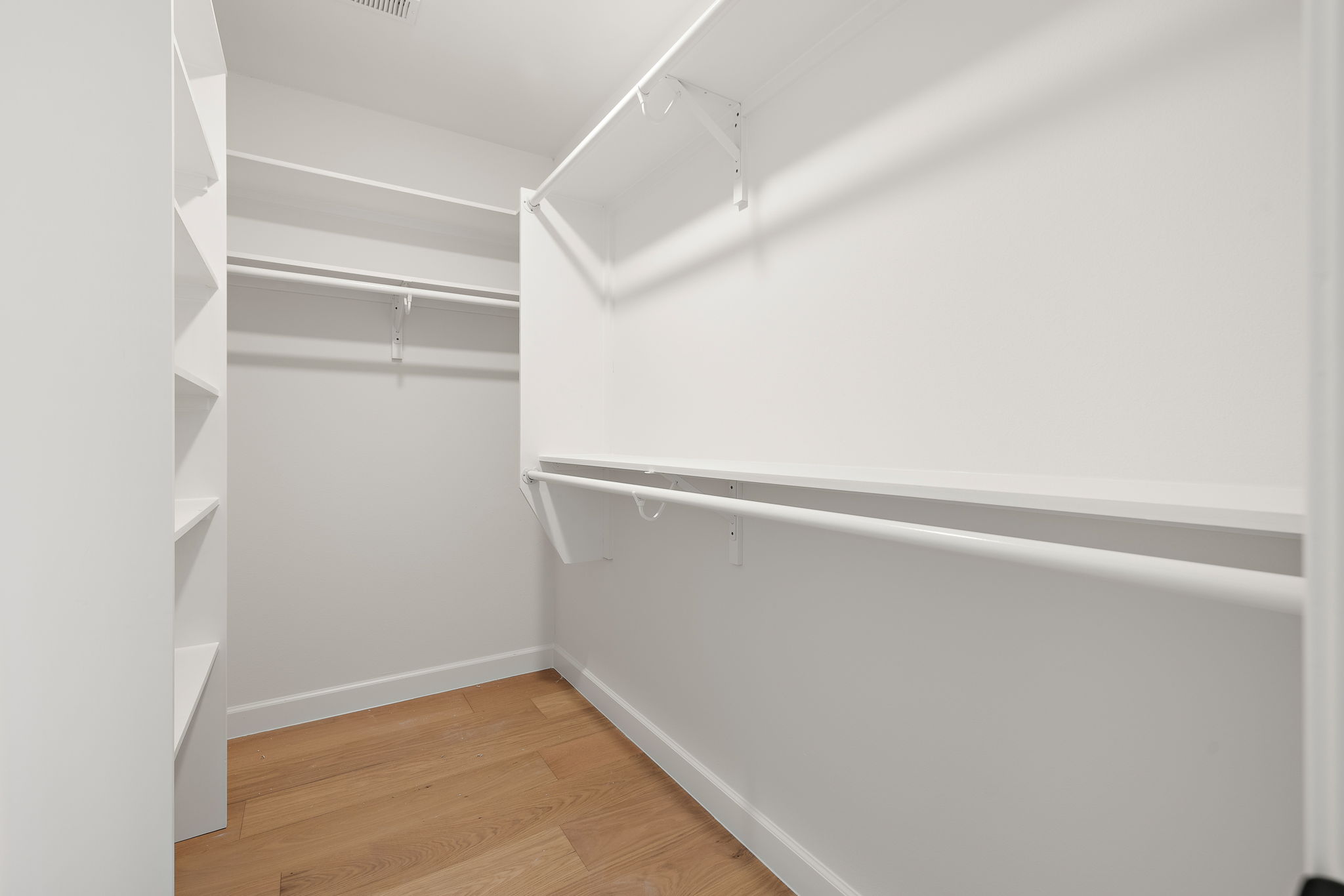 8102 Burrell Drive Austin, TX 78757 - Photo 19 of 31 a view of small space