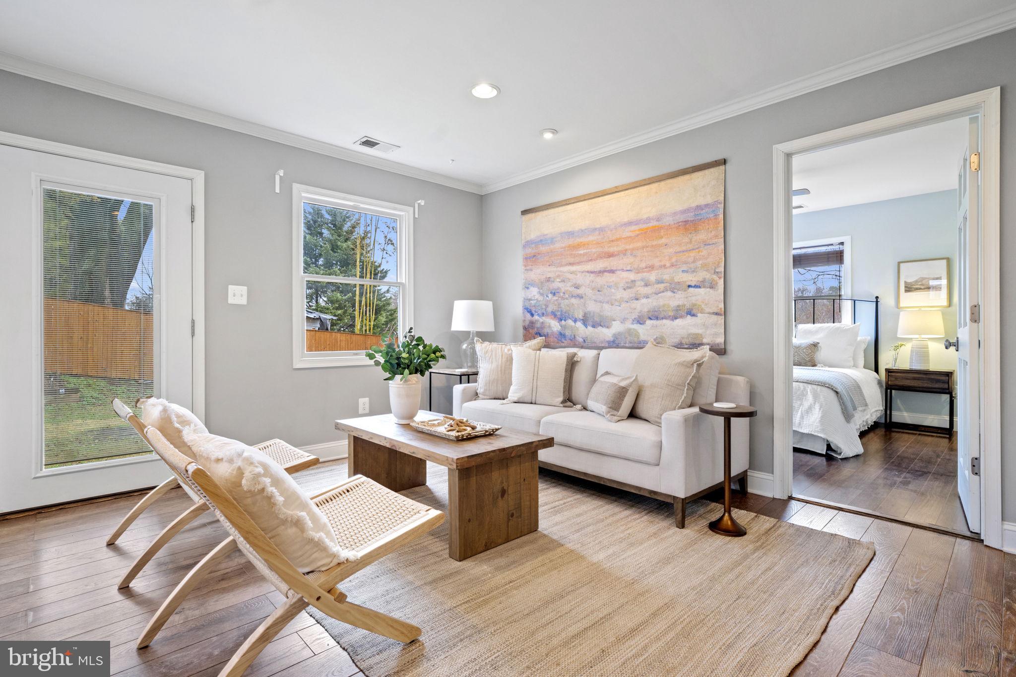 6708 Barrett Road Falls Church, VA 22042 - Photo 13 of 32 Gallery Image 13