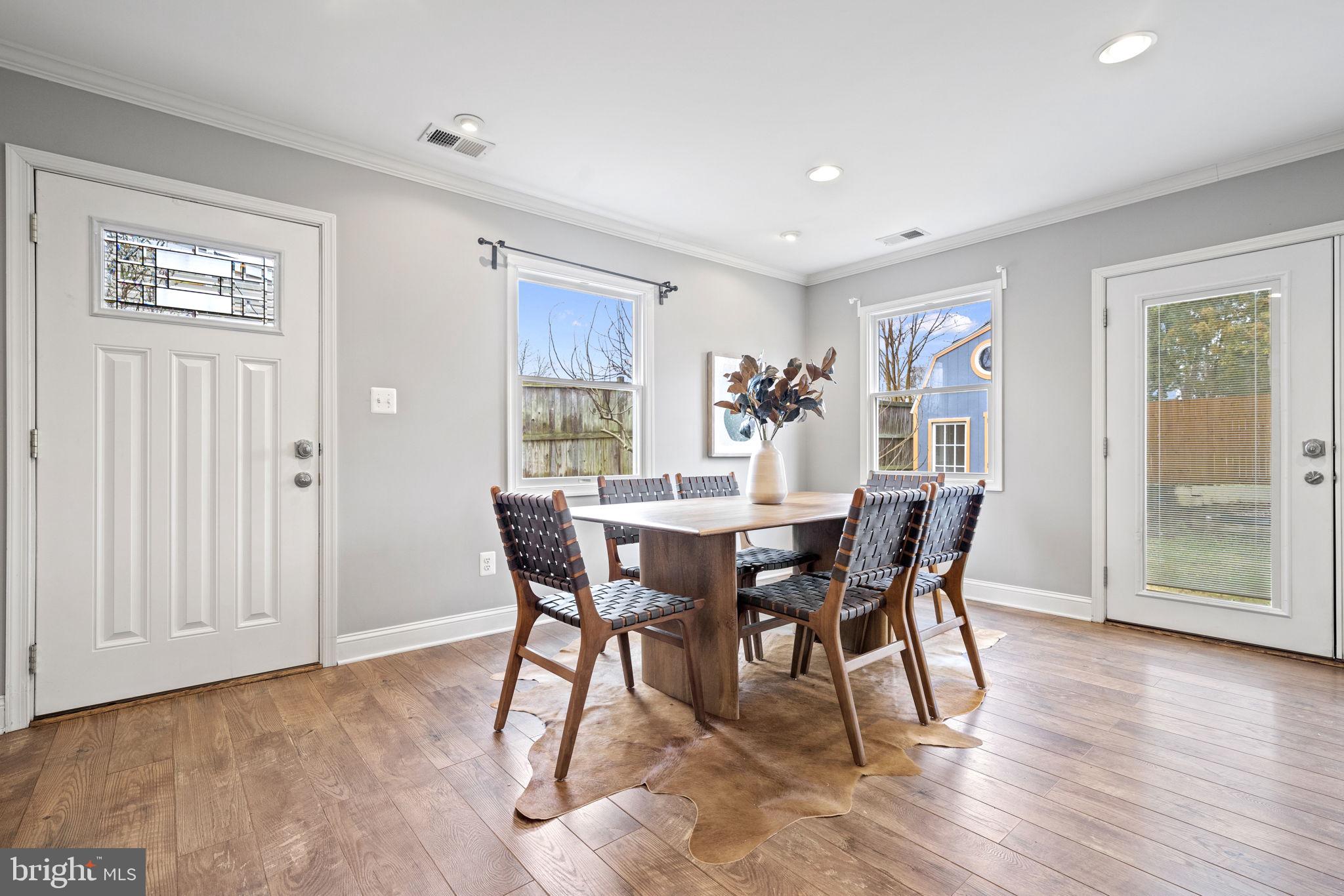 6708 Barrett Road Falls Church, VA 22042 - Photo 9 of 32 Gallery Image 9