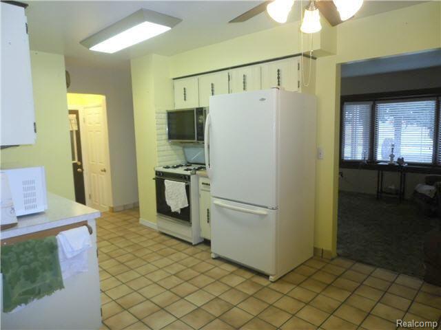 14705 Moran Road Allen Park, MI 48101 - Photo 5 of 15 fridge.jpg