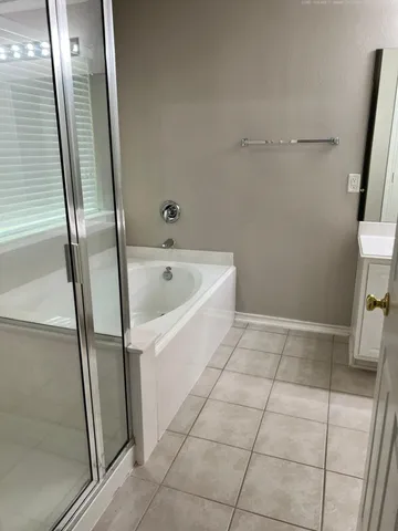 $2,000 | 114 North Camellia Grove Circle, The Woodlands, TX 77382