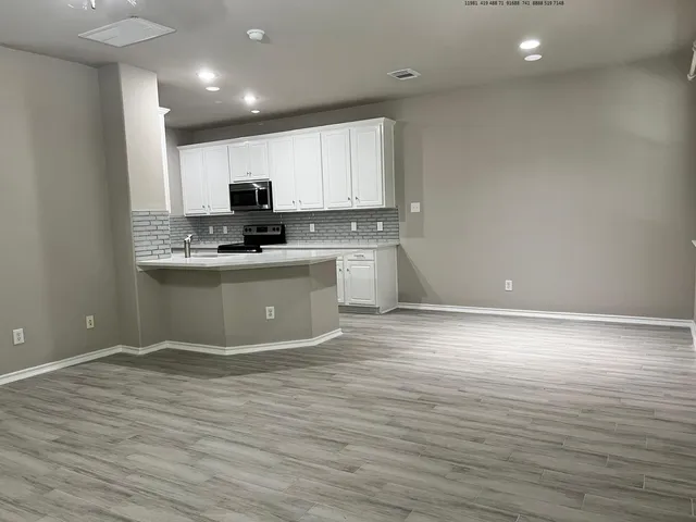 $2,000 | 114 North Camellia Grove Circle, The Woodlands, TX 77382