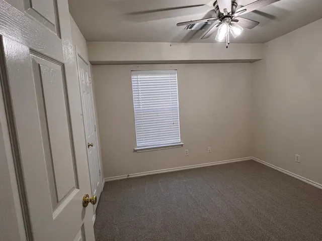 $1,900 | 114 North Camellia Grove Circle, The Woodlands, TX 77382