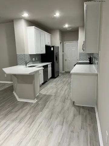 $2,000 | 114 North Camellia Grove Circle, The Woodlands, TX 77382